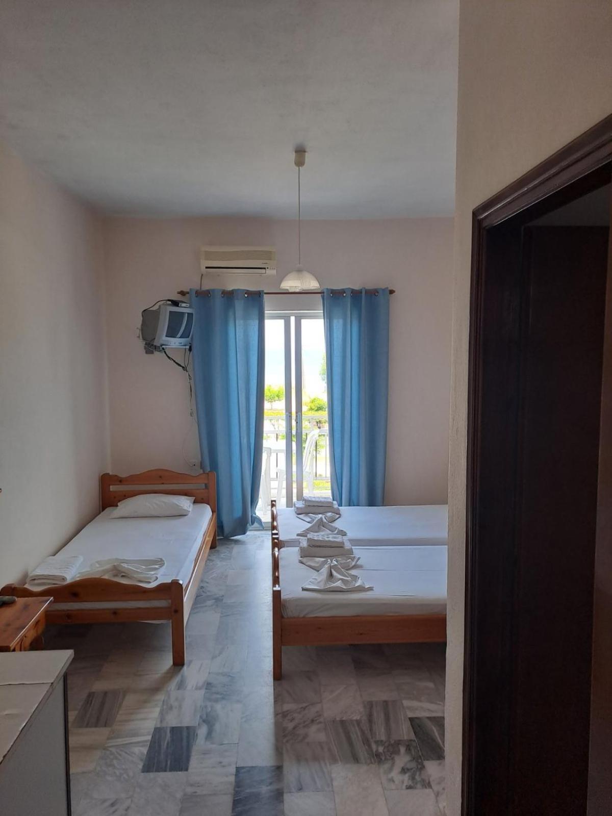 Golden Beach-Tsianis Apartments Néa Meságkala Exterior foto